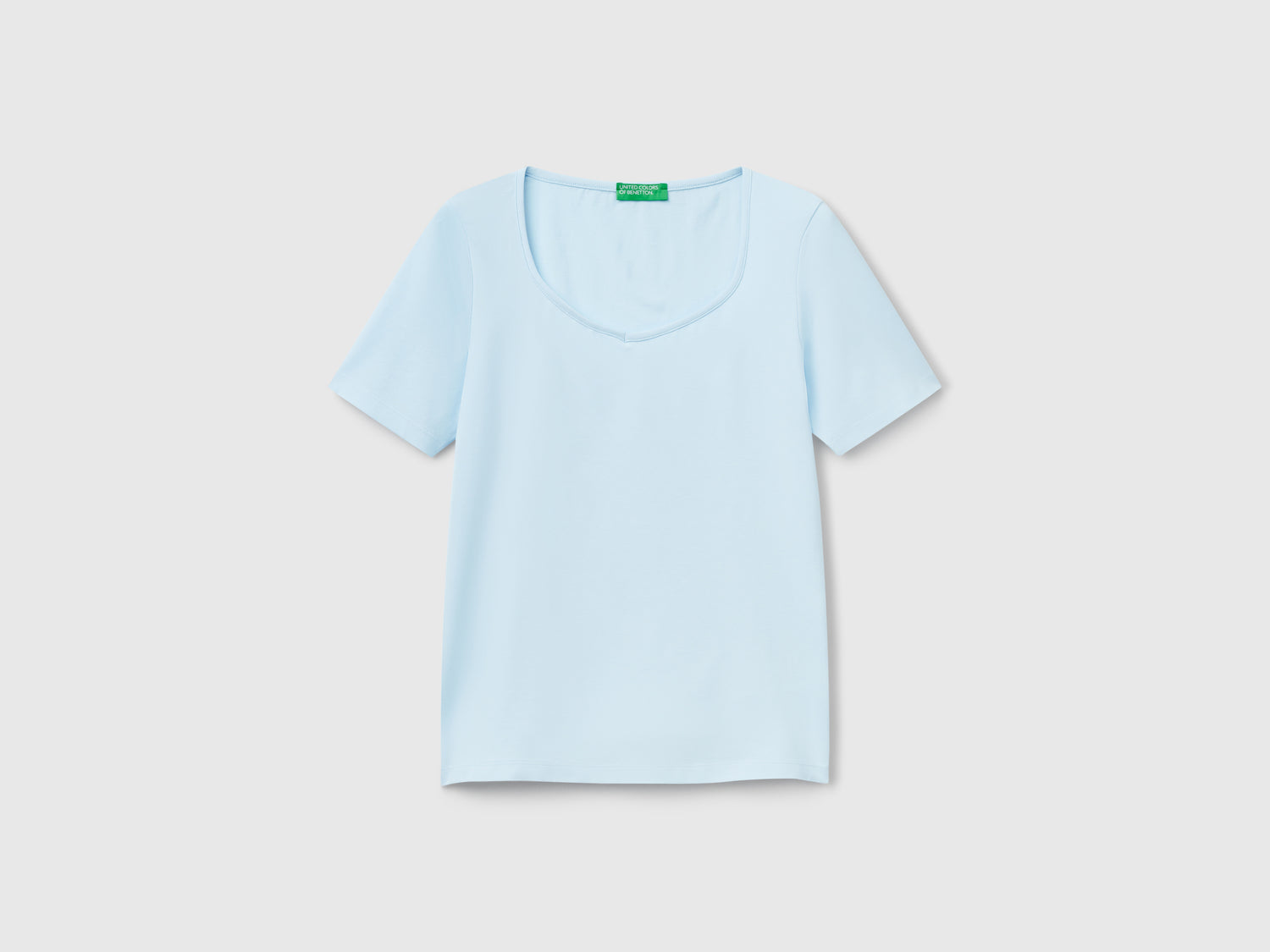 T-shirt slim fit da donna celeste | Benetton Outlet