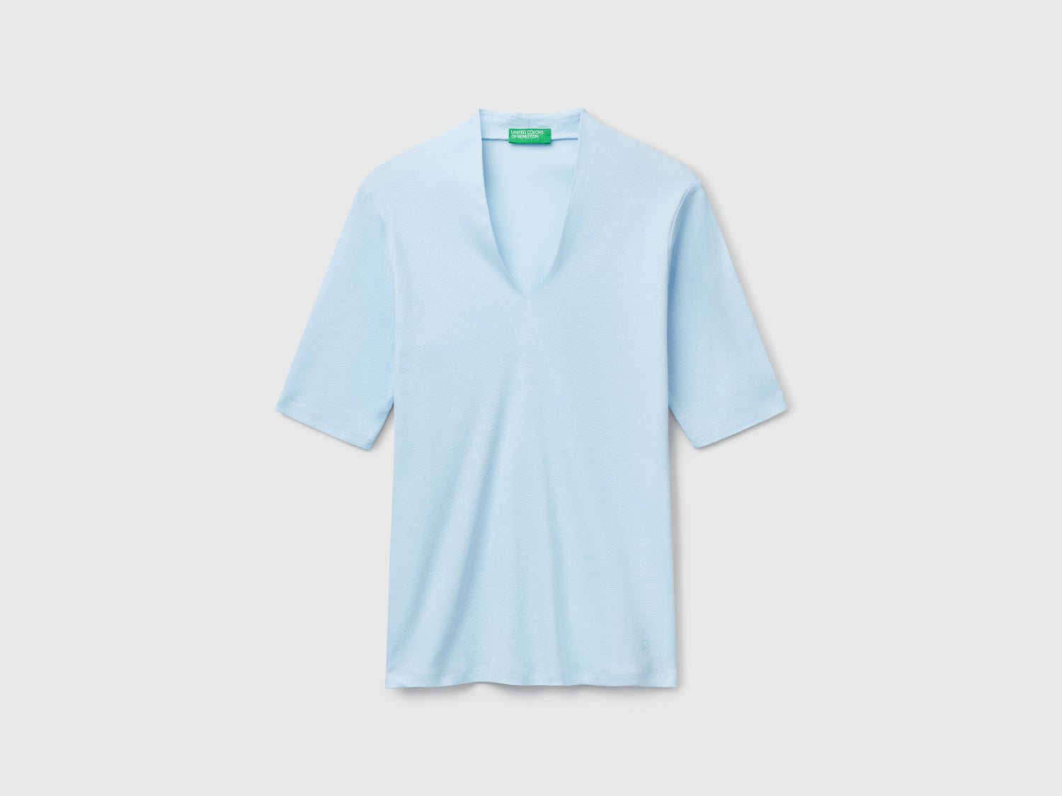 T-shirt slim fit in cotone a fibra lunga da donna celeste | Benetton Outlet