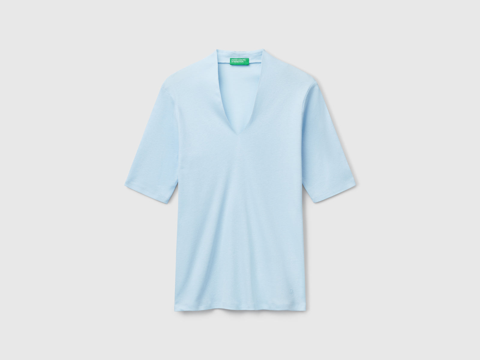 T-shirt slim fit in cotone a fibra lunga da donna celeste | Benetton Outlet