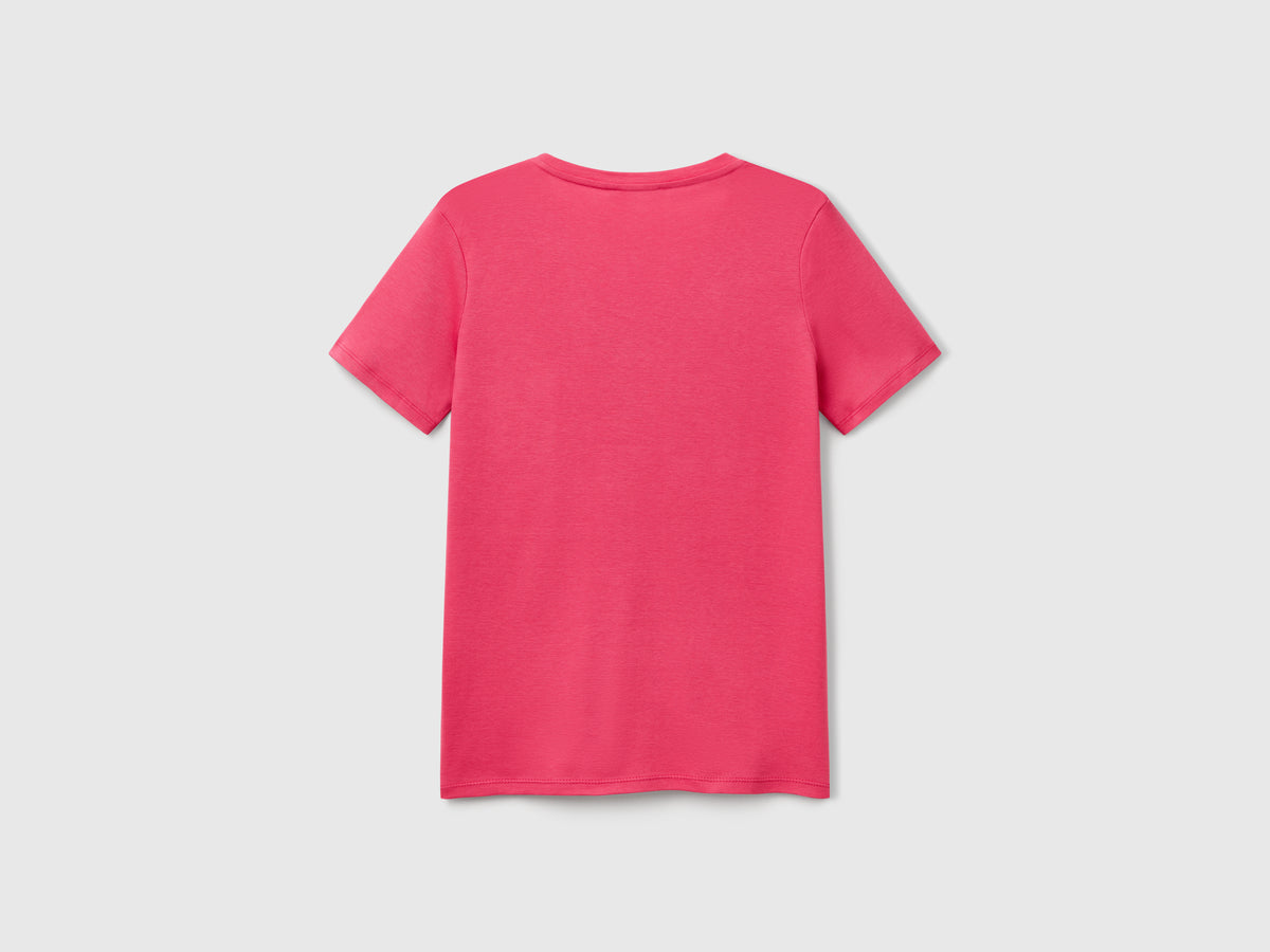 T-shirt magenta in puro cotone con scollo a V