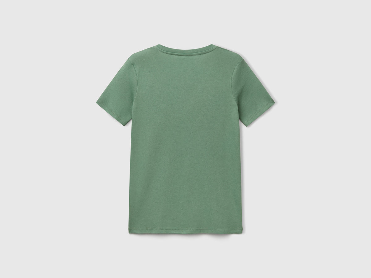 T-shirt verde bosco in puro cotone con scollo a V