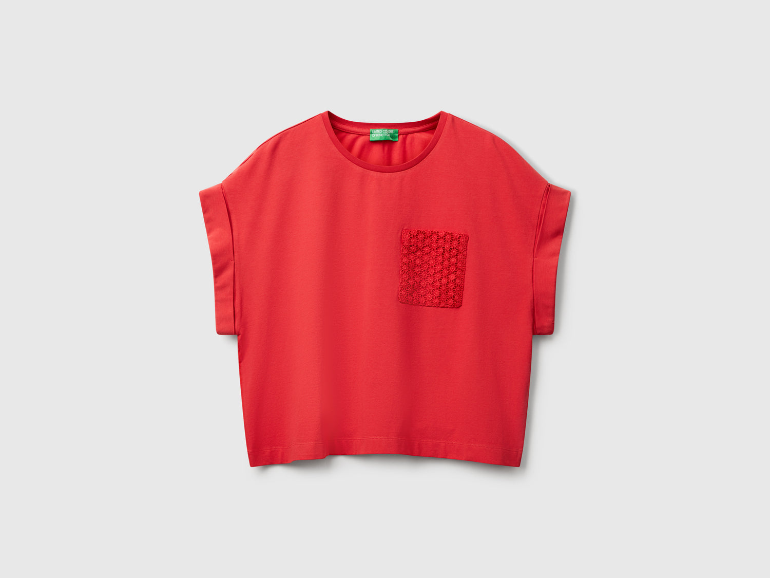 T-shirt con taschino macramè da donna rosso mattone | Benetton Outlet