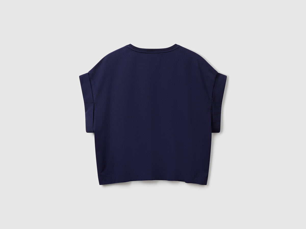 T-shirt with macramé pocket