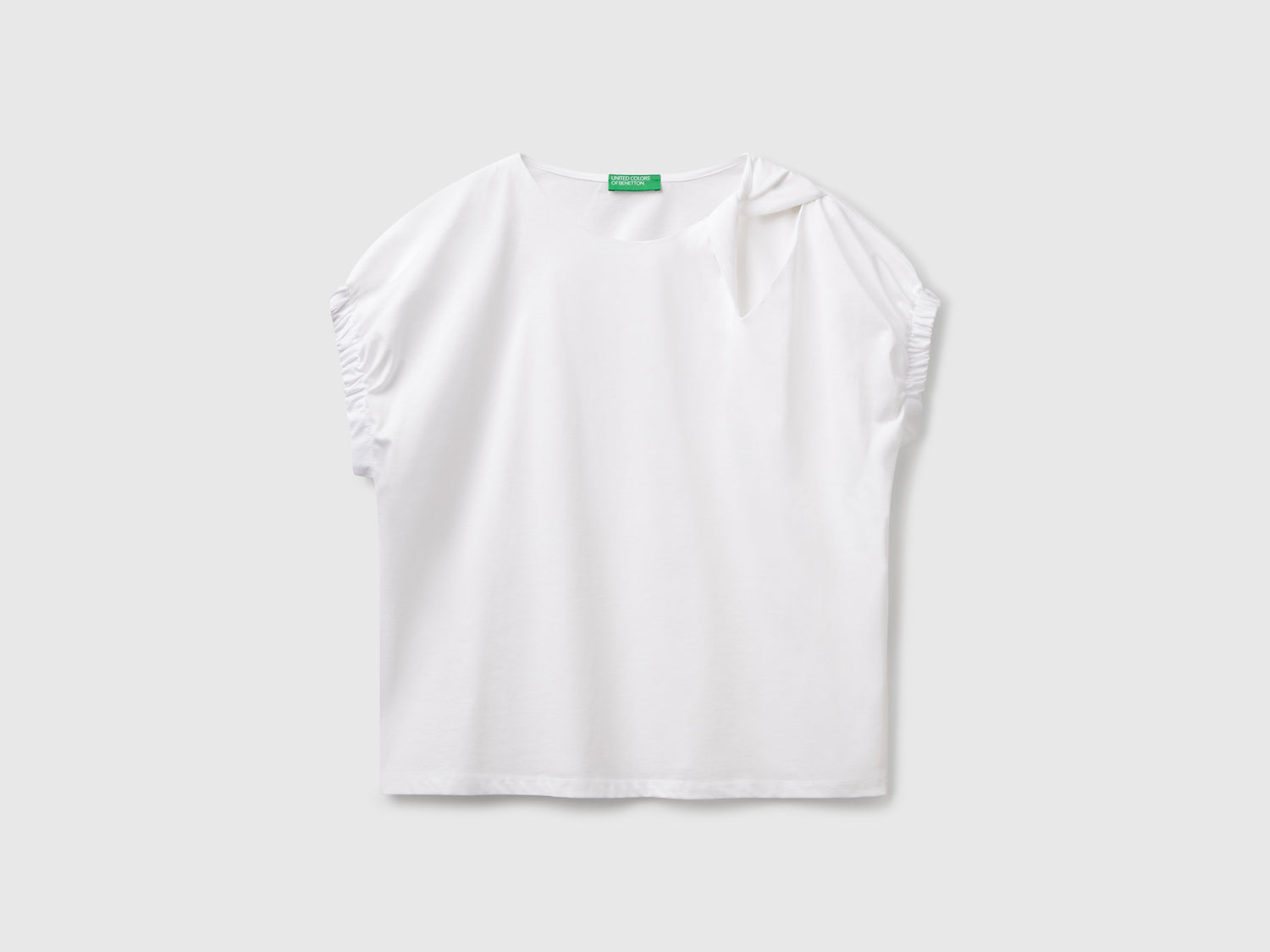 Maglietta con nodo e cut out da donna bianco | Benetton Outlet
