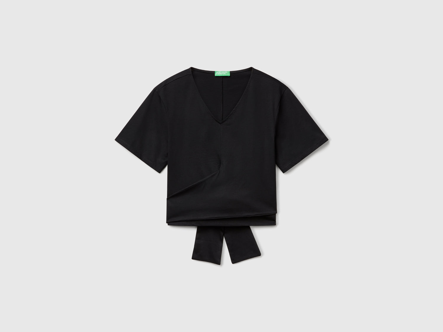 Maglietta con nodo sul retro da donna nero | Benetton Outlet