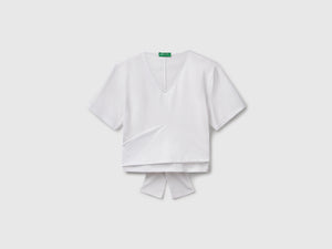 T-shirt with knot on the back