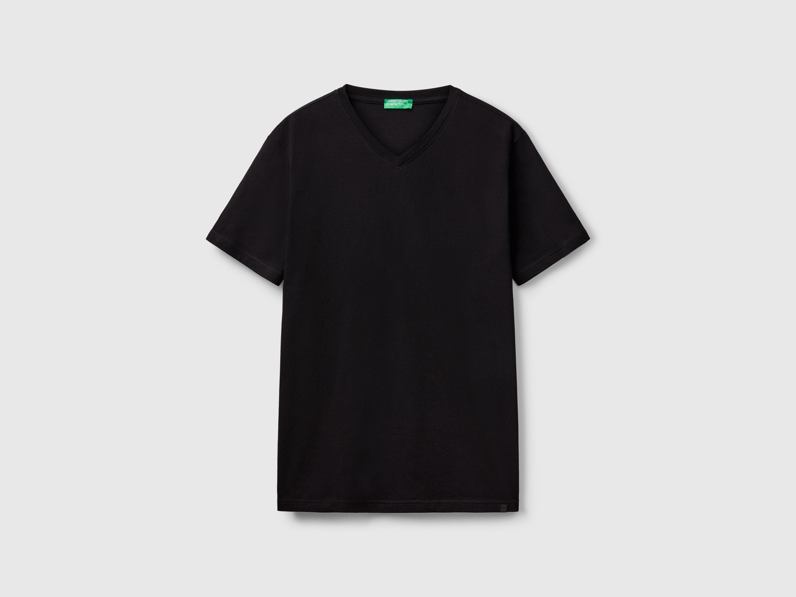 T-shirt in cotone a fibra lunga da uomo nero | Benetton Outlet