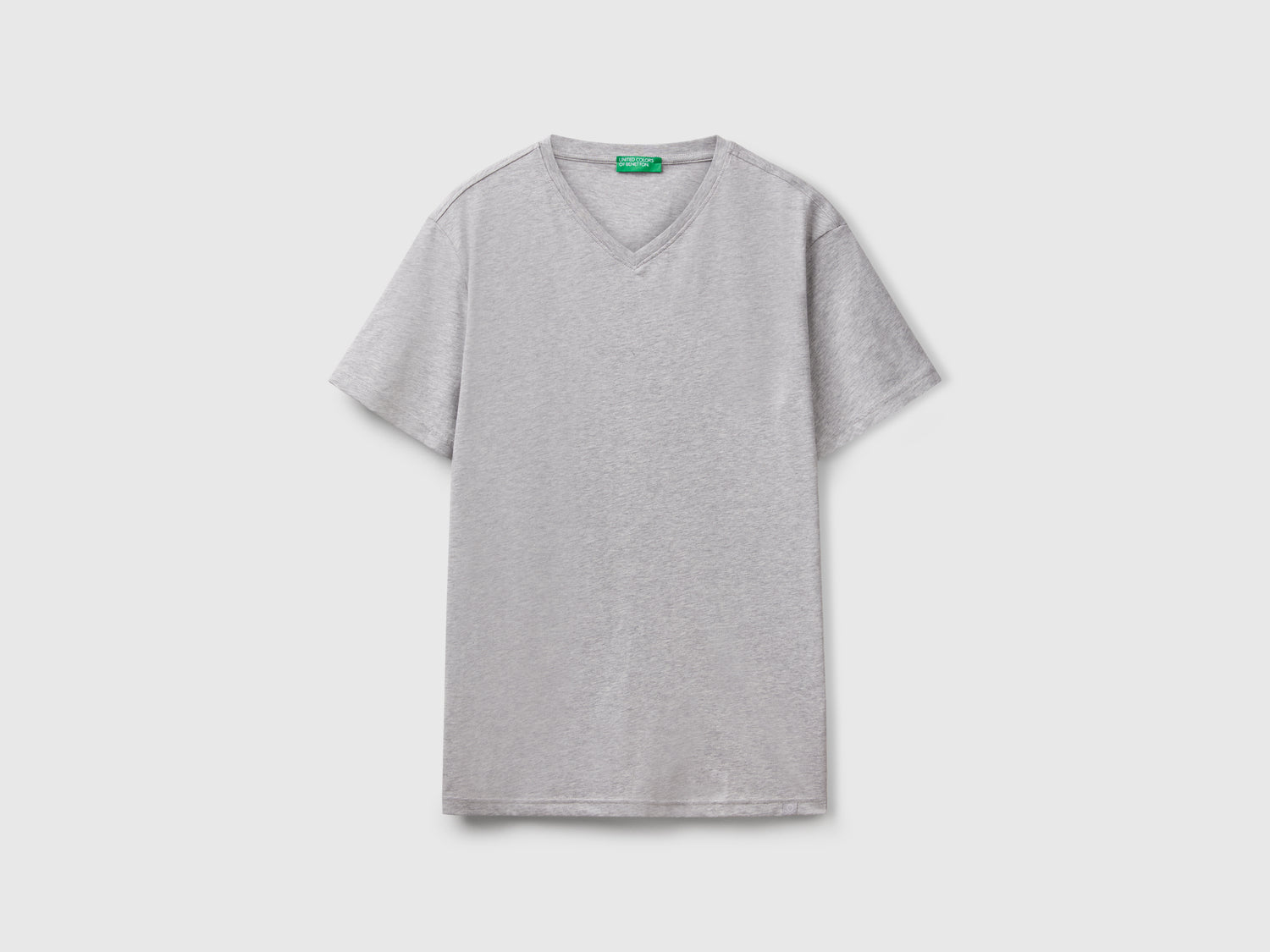 T-shirt in cotone a fibra lunga da uomo grigio chiaro | Benetton Outlet