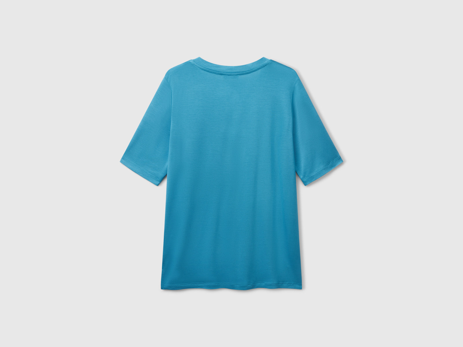 T-shirt scollo a V in viscosa stretch da donna turchese 2 | Benetton Outlet