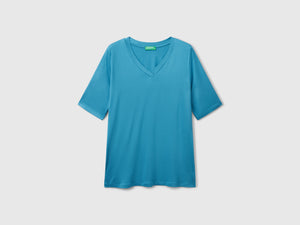 T-shirt scollo a V in viscosa stretch