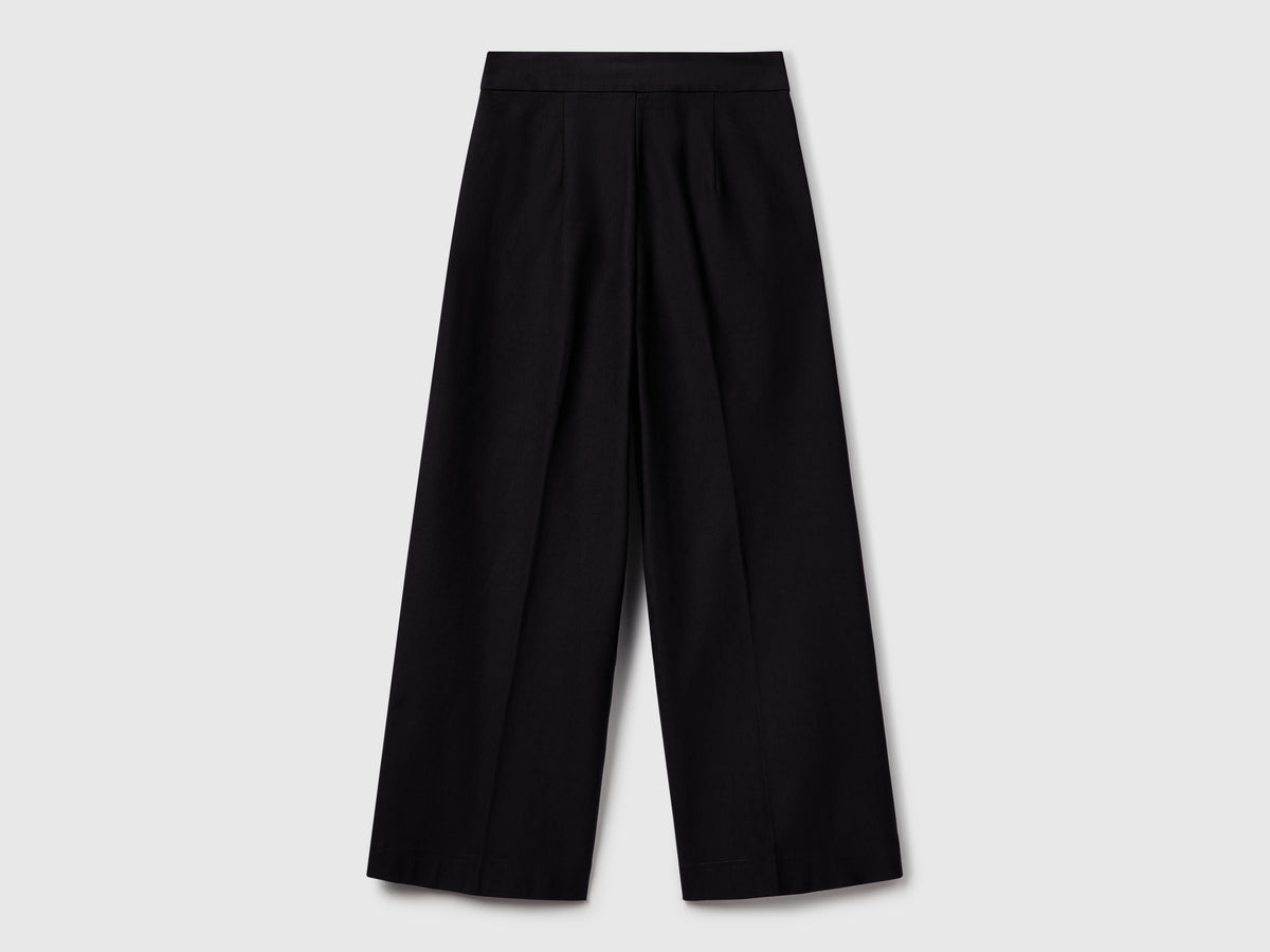 High-waisted cropped trousers