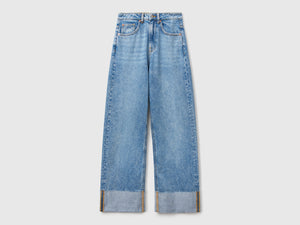Jeans wide fit con risvolto