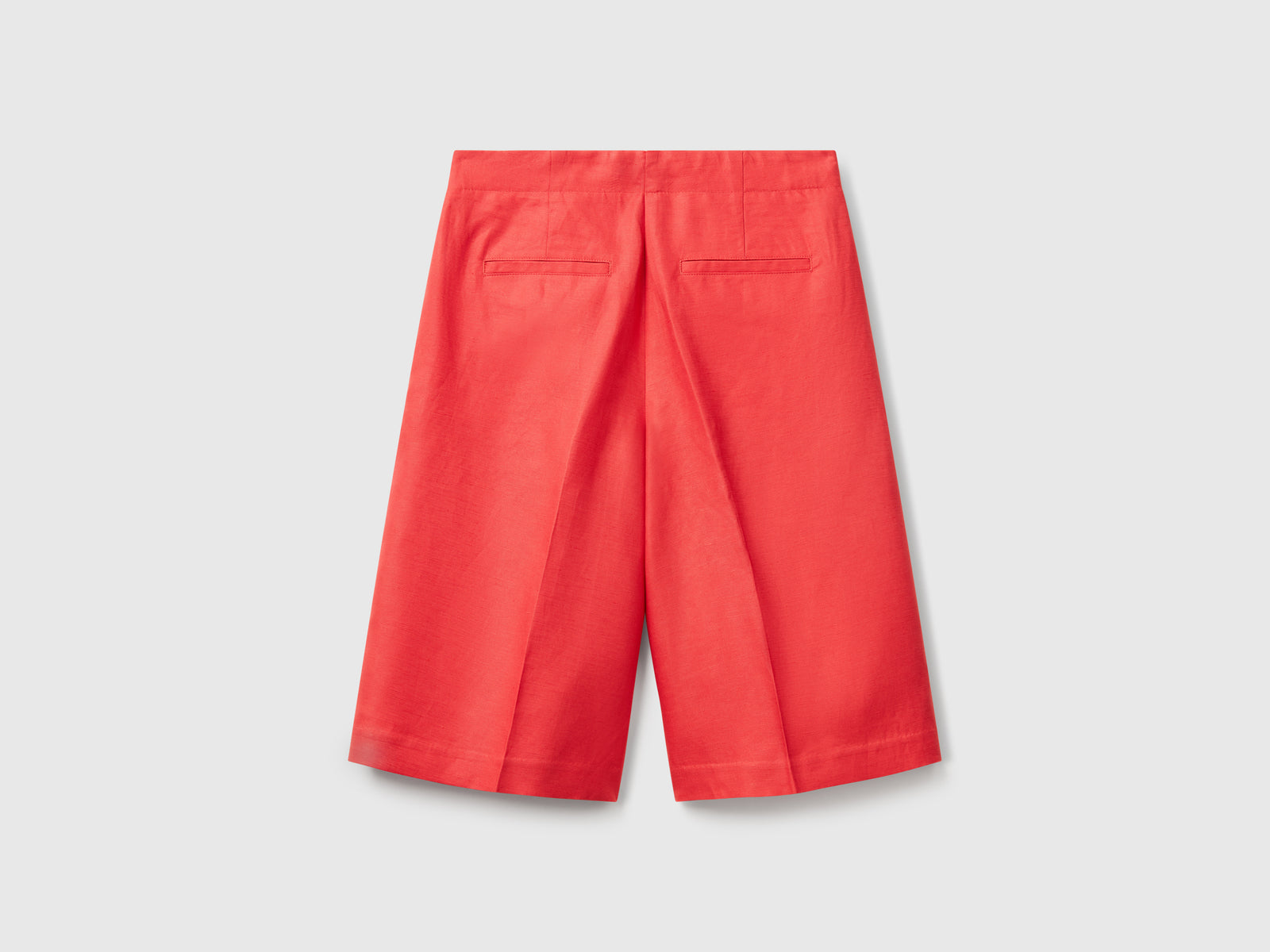 Bermuda al ginocchio in misto lino da donna rosso mattone 2 | Benetton Outlet