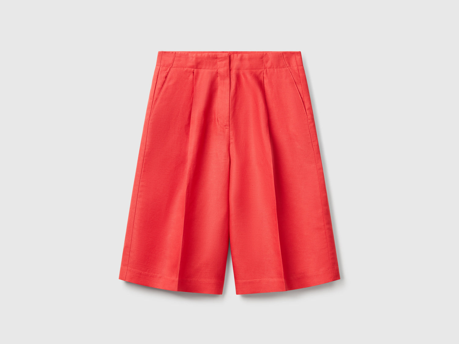 Bermuda al ginocchio in misto lino da donna rosso mattone | Benetton Outlet