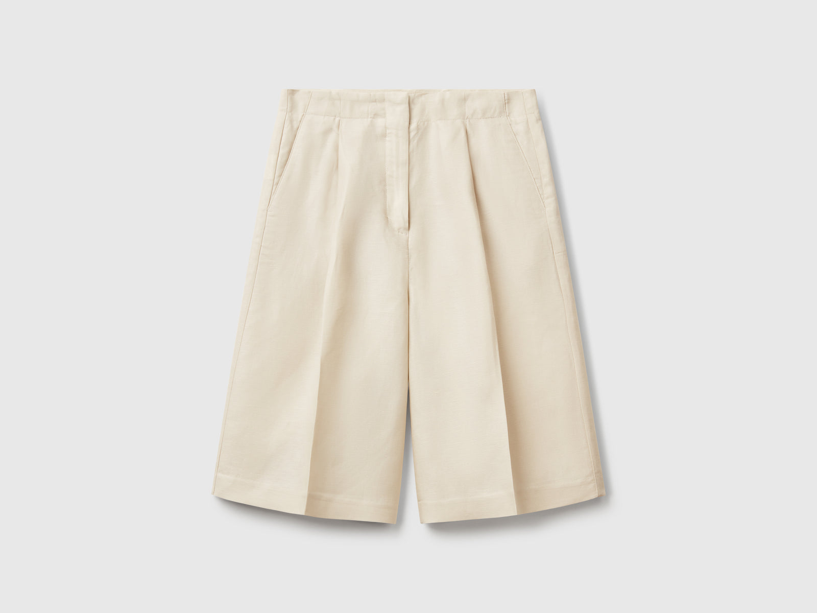 Bermuda al ginocchio in misto lino da donna beige | Benetton Outlet