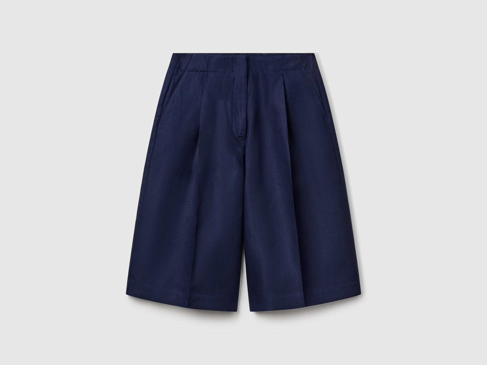 Bermuda al ginocchio in misto lino da donna blu scuro | Benetton Outlet