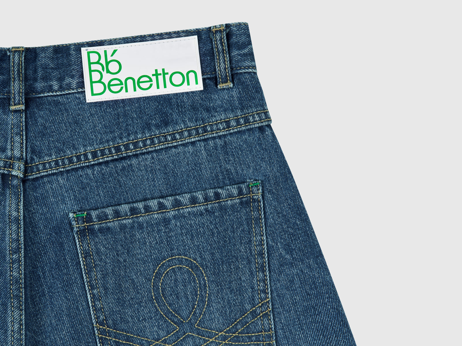 Jeans corti da donna blu 3 | Benetton Outlet