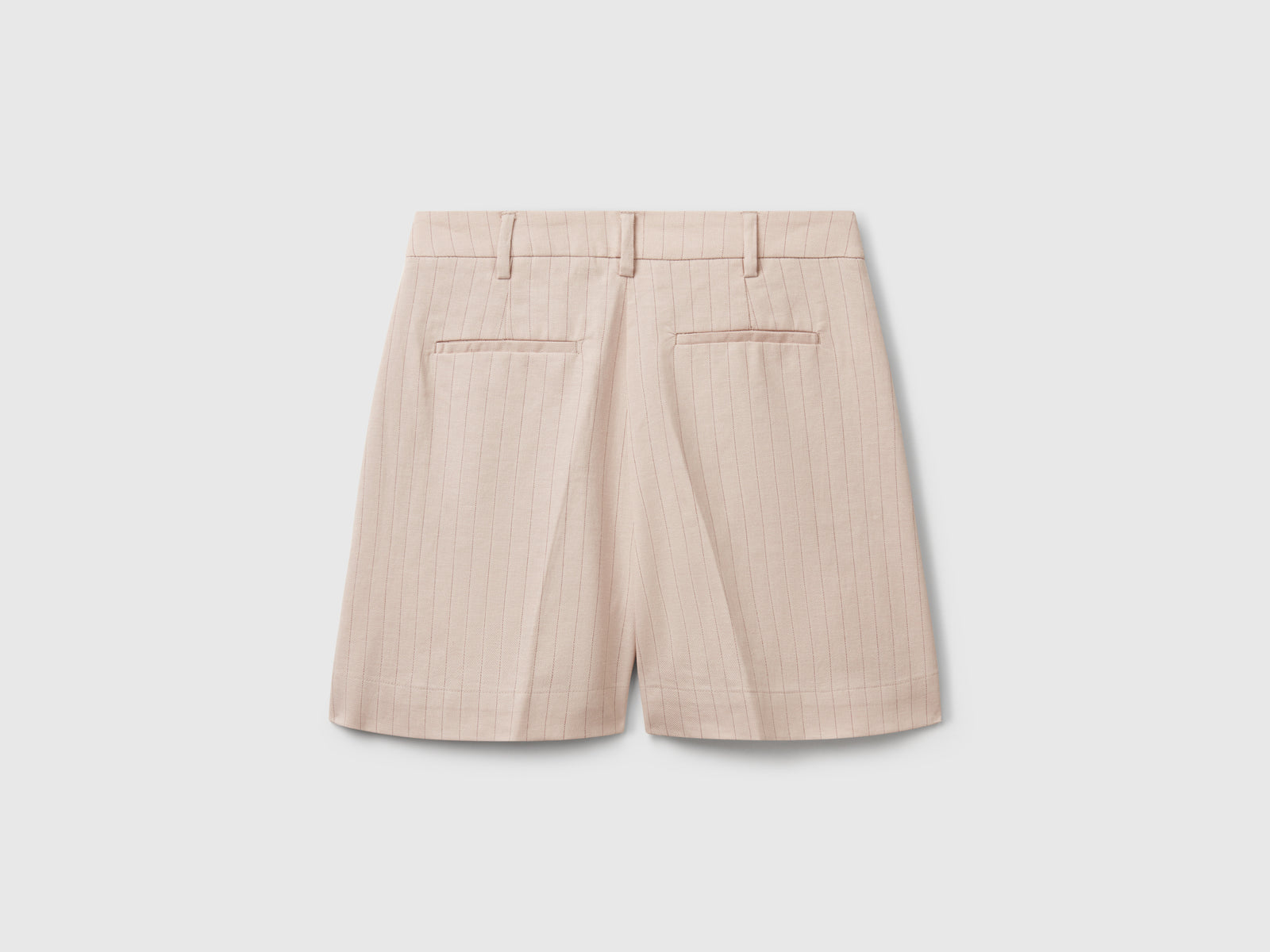 Pantaloni corti gessati da donna beige 2 | Benetton Outlet