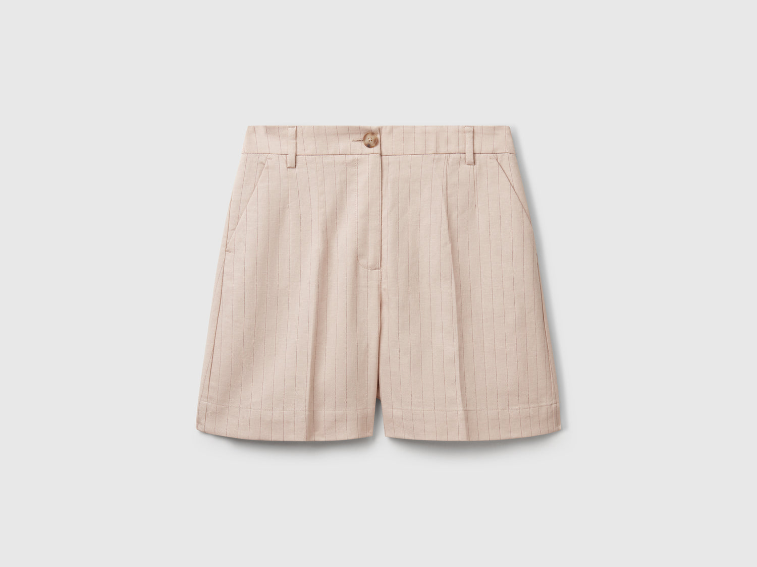 Pantaloni corti gessati da donna beige | Benetton Outlet