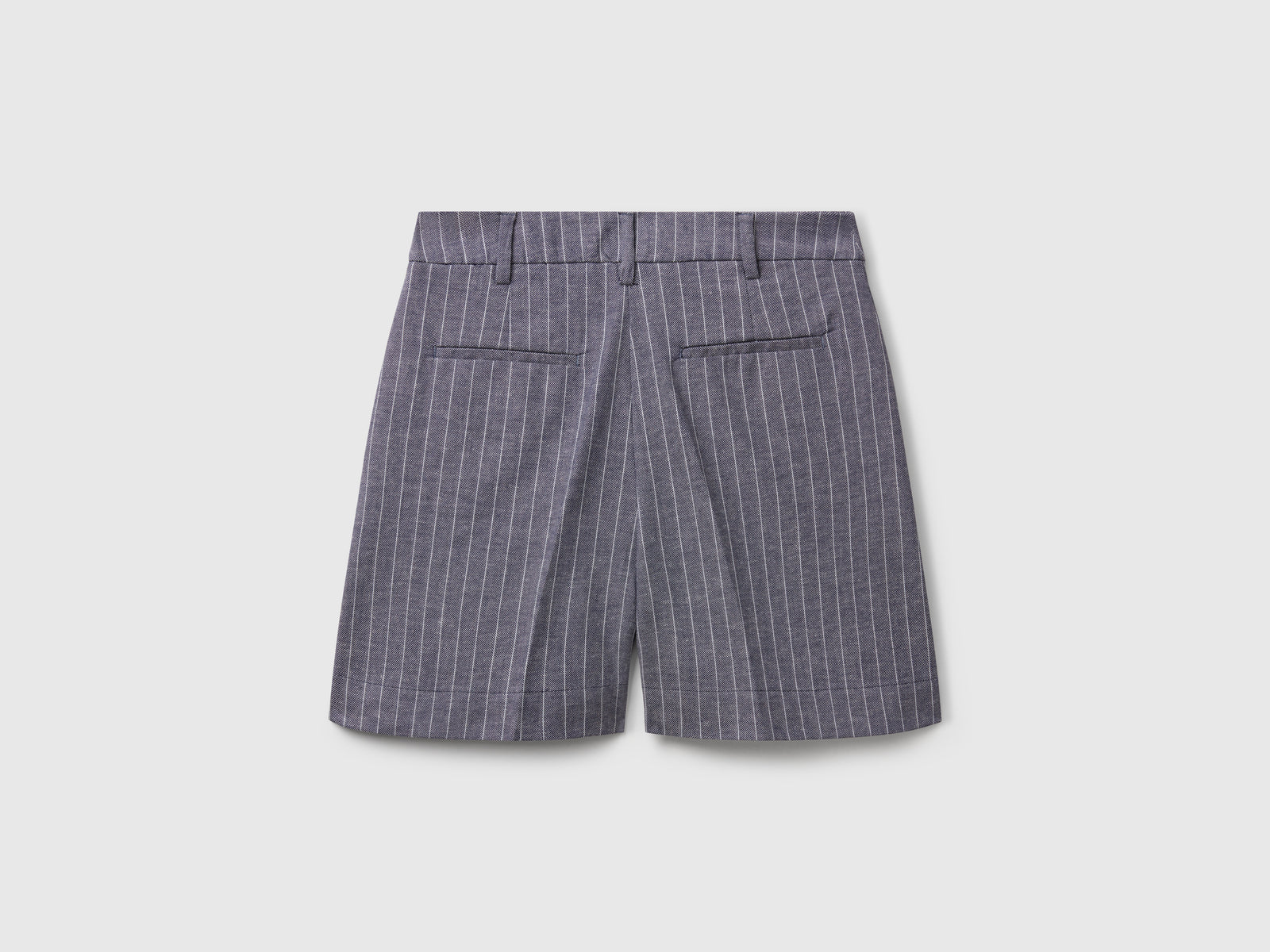Pantaloni corti gessati da donna blu scuro 2 | Benetton Outlet