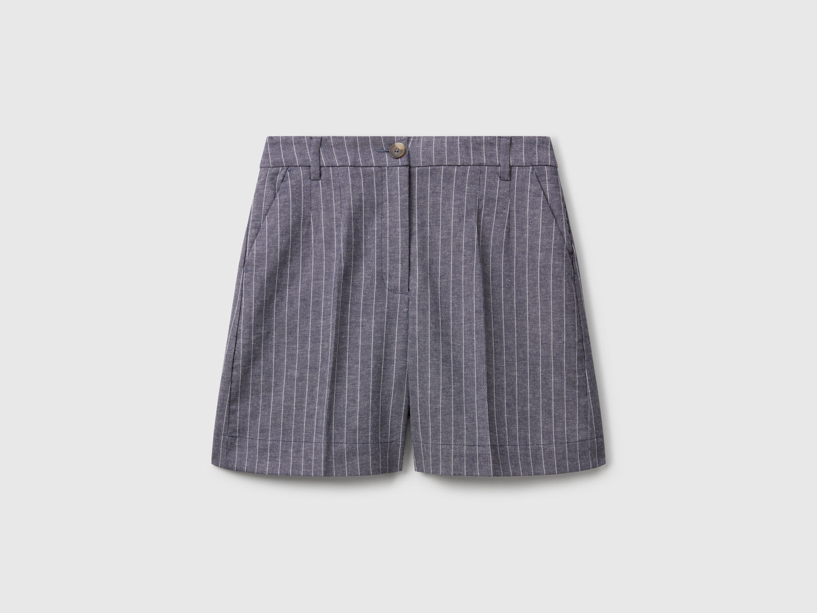 Pantaloni corti gessati da donna blu scuro | Benetton Outlet