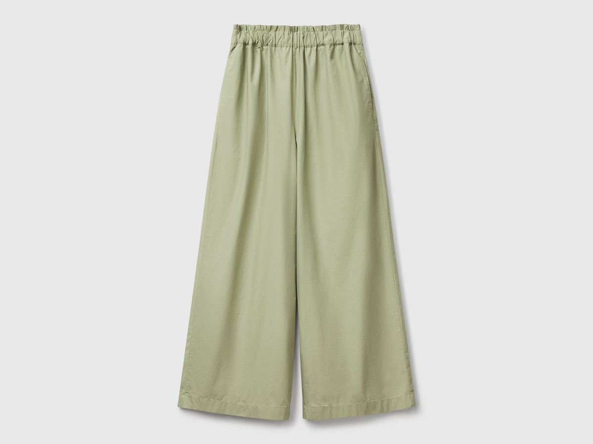 Pantaloni leggeri con gamba ampia