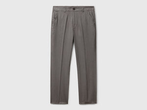 Chino in puro lino