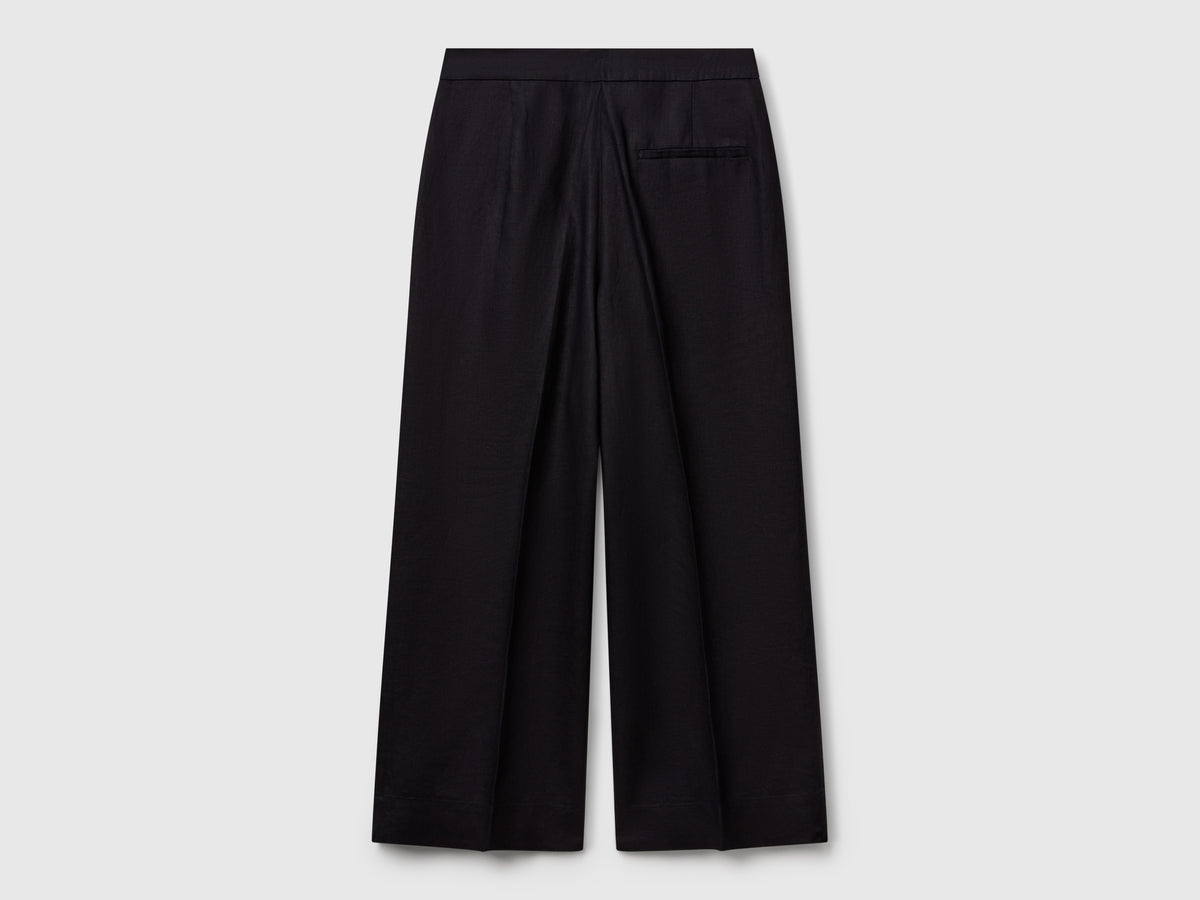 Cropped trousers in pure linen
