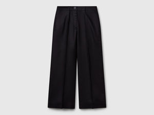 Cropped trousers in pure linen