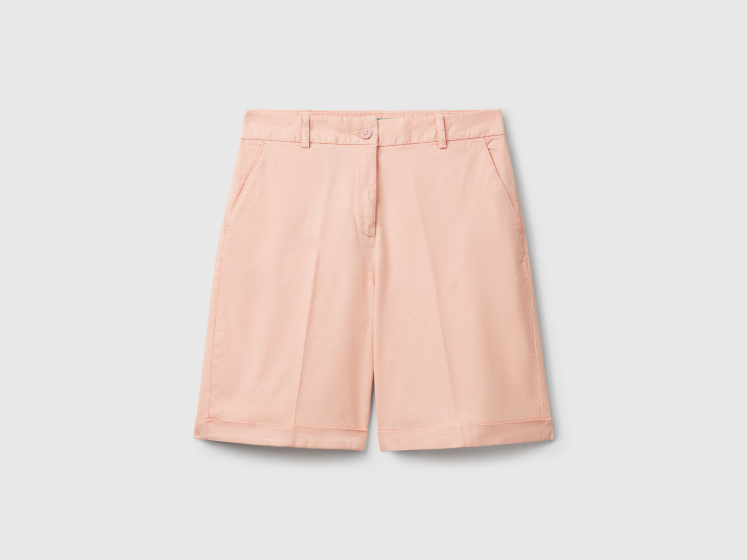 Bermuda con risvolto in cotone stretch da donna rosa tenue | Benetton Outlet