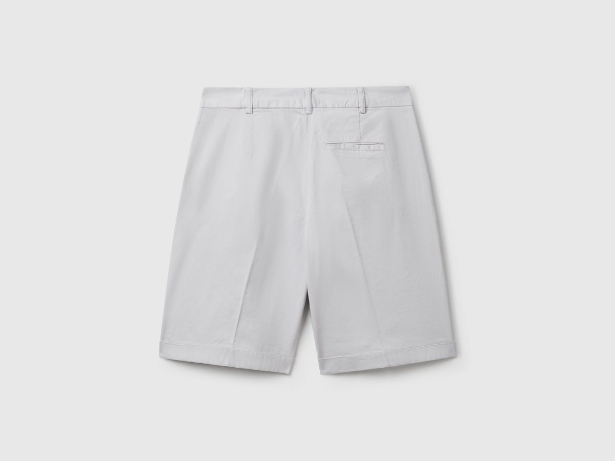 Bermuda con risvolto in cotone stretch