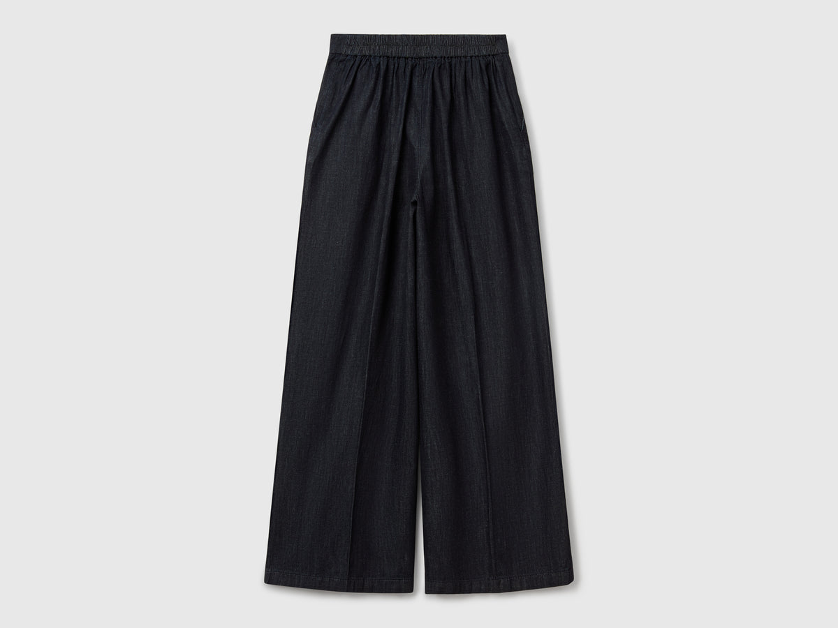 Jeans with elastic waist