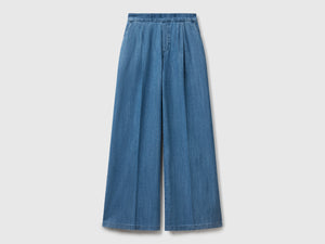 Jeans with elastic waist