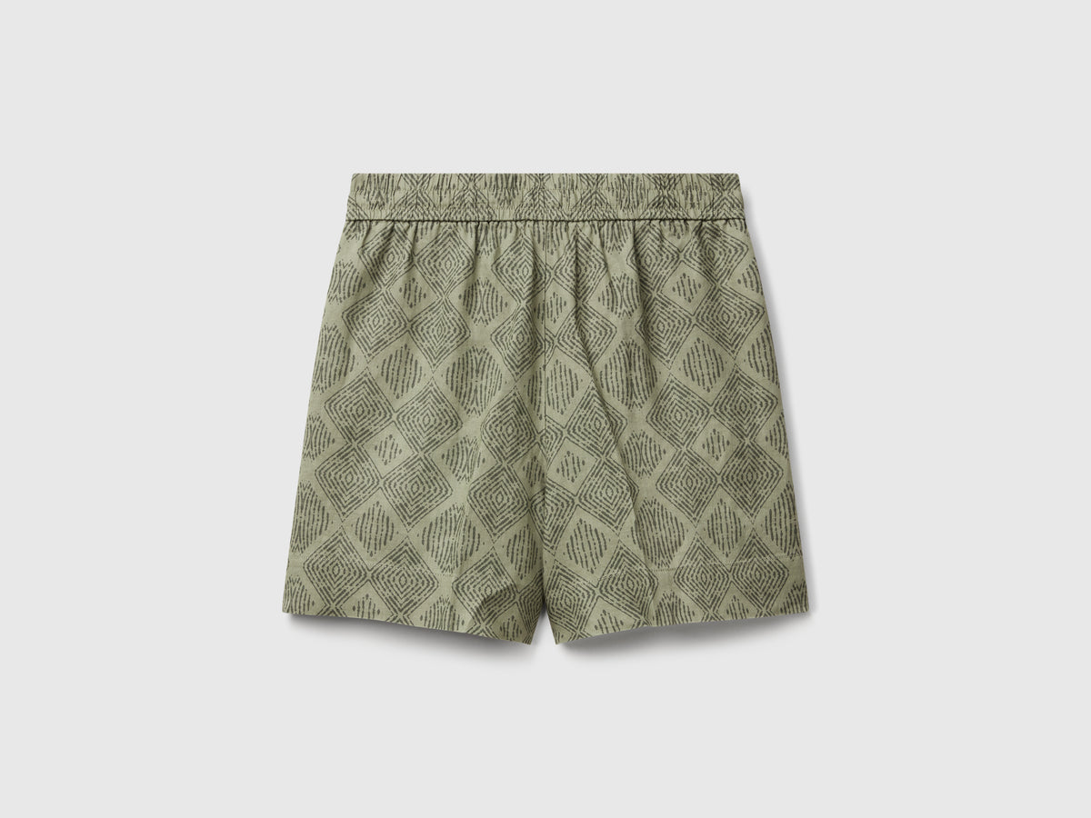 Printed linen shorts