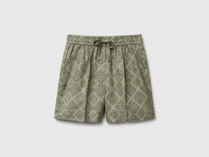 Printed linen shorts