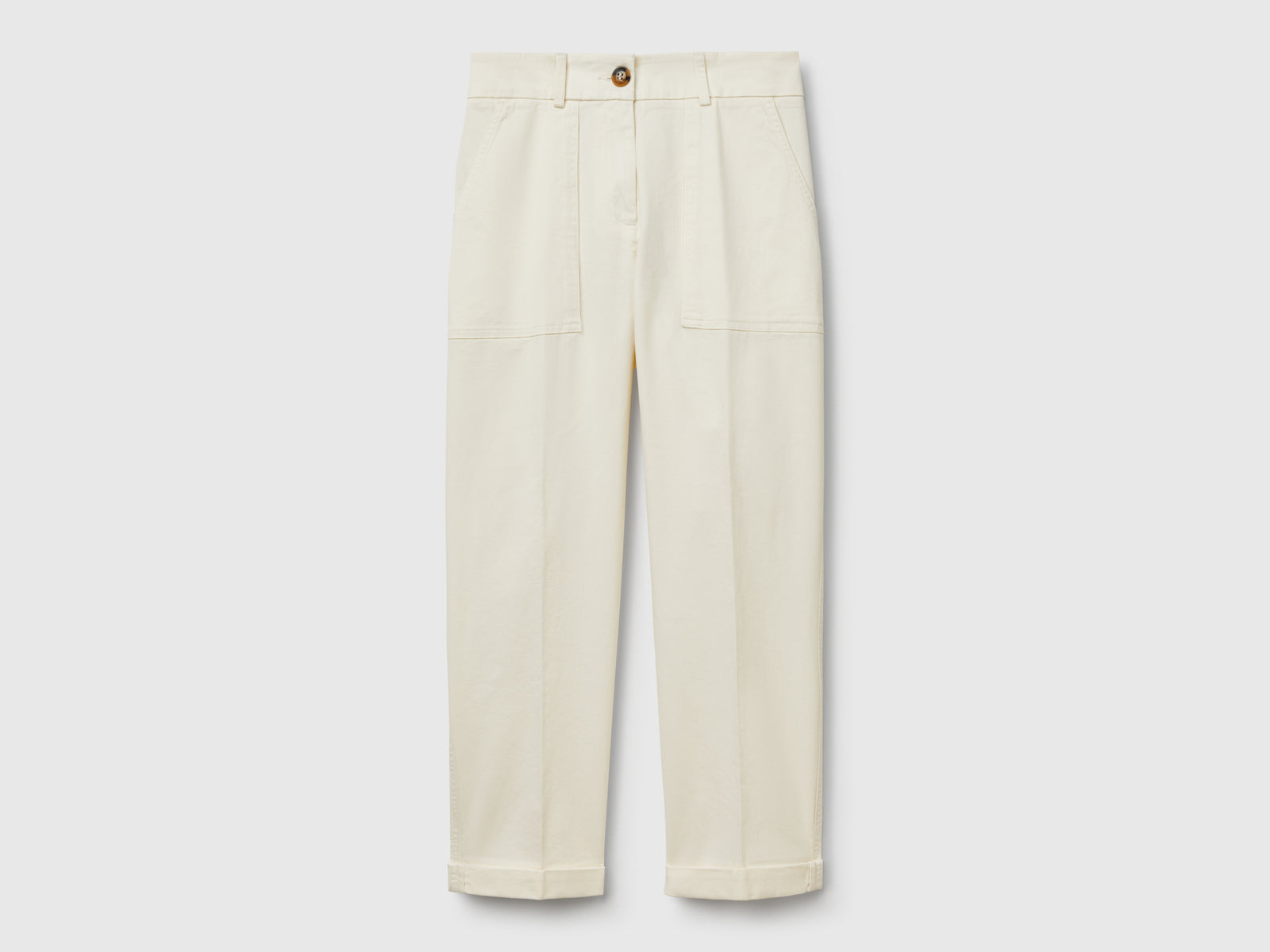 Pantaloni con risvolto in cotone stretch da donna bianco panna | Benetton Outlet