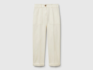 Pantaloni con risvolto in cotone stretch