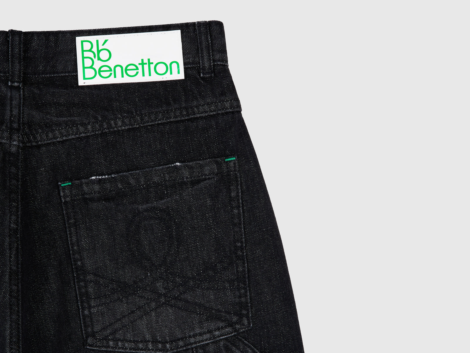 Bermuda di jeans al ginocchio da donna nero 3 | Benetton Outlet