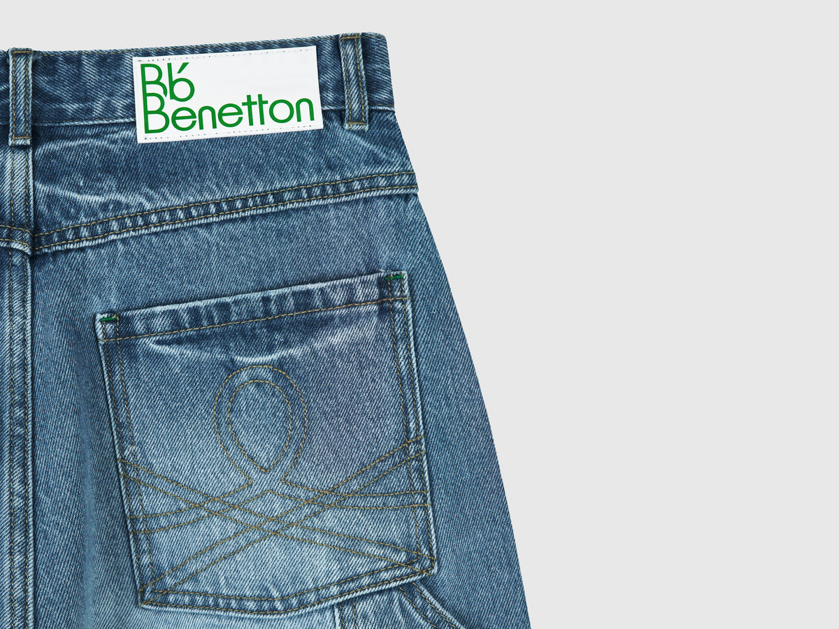 Bermuda di jeans al ginocchio
