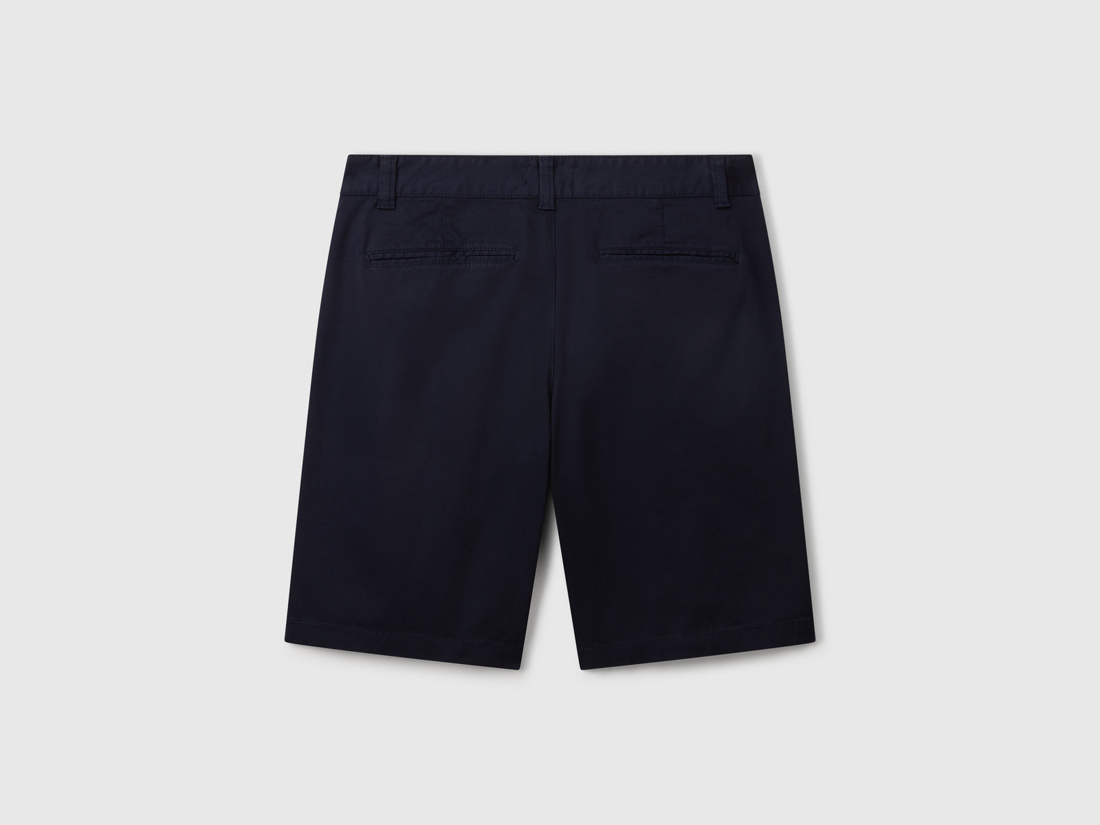 Bermuda chino in cotone stretch da uomo blu scuro 2 | Benetton Outlet