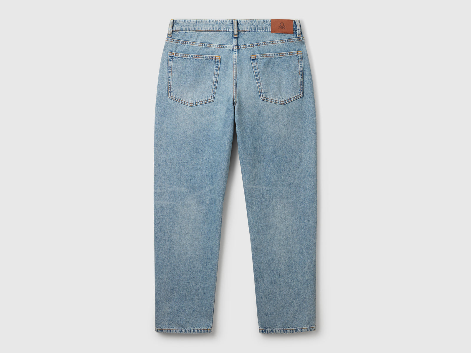 Jeans carrot fit da uomo azzurro 2 | Benetton Outlet