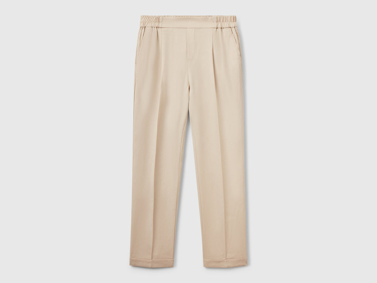 Pantaloni fluidi con risvolto