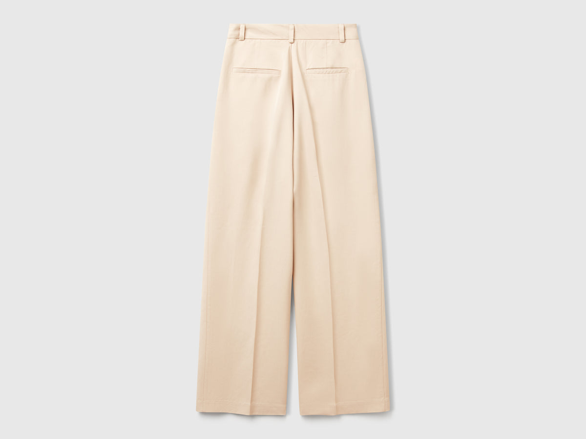 Pantaloni ampi fluidi