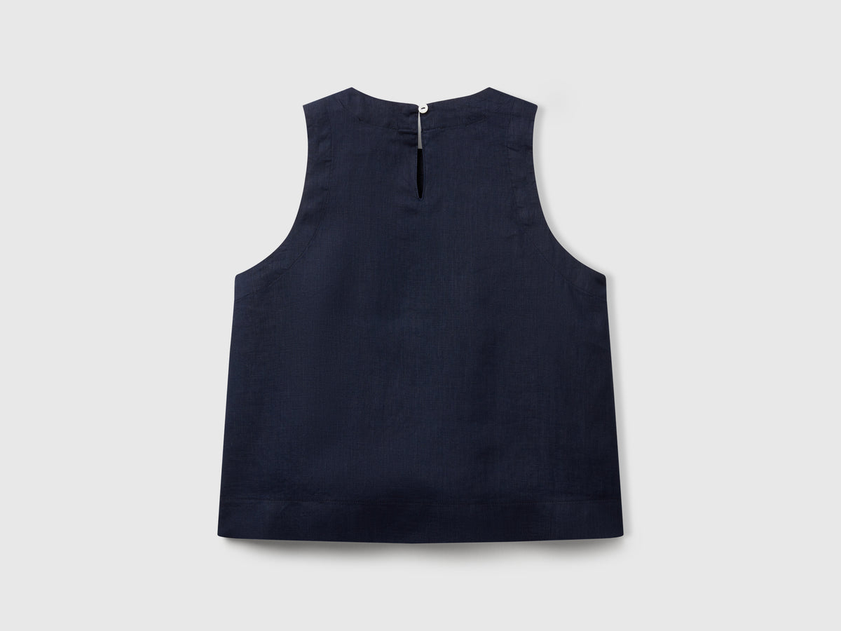 Sleeveless top in pure linen