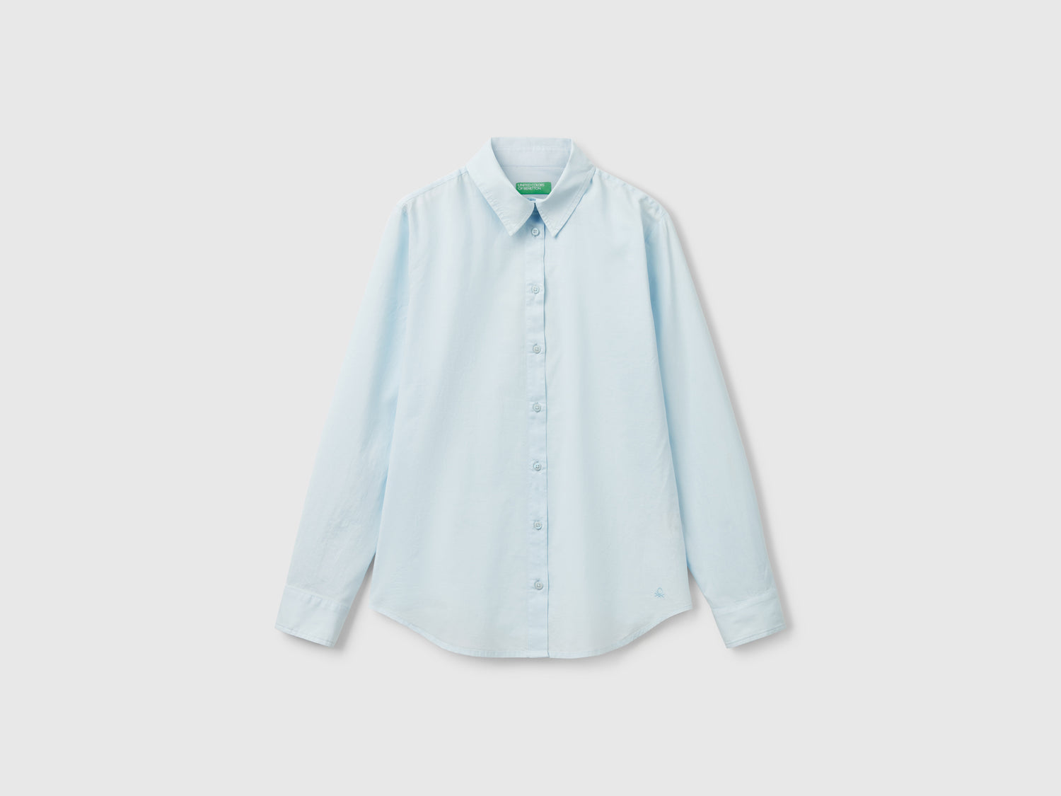Camisa de corte regular en algodón ligero. da donna celeste | Benetton Outlet