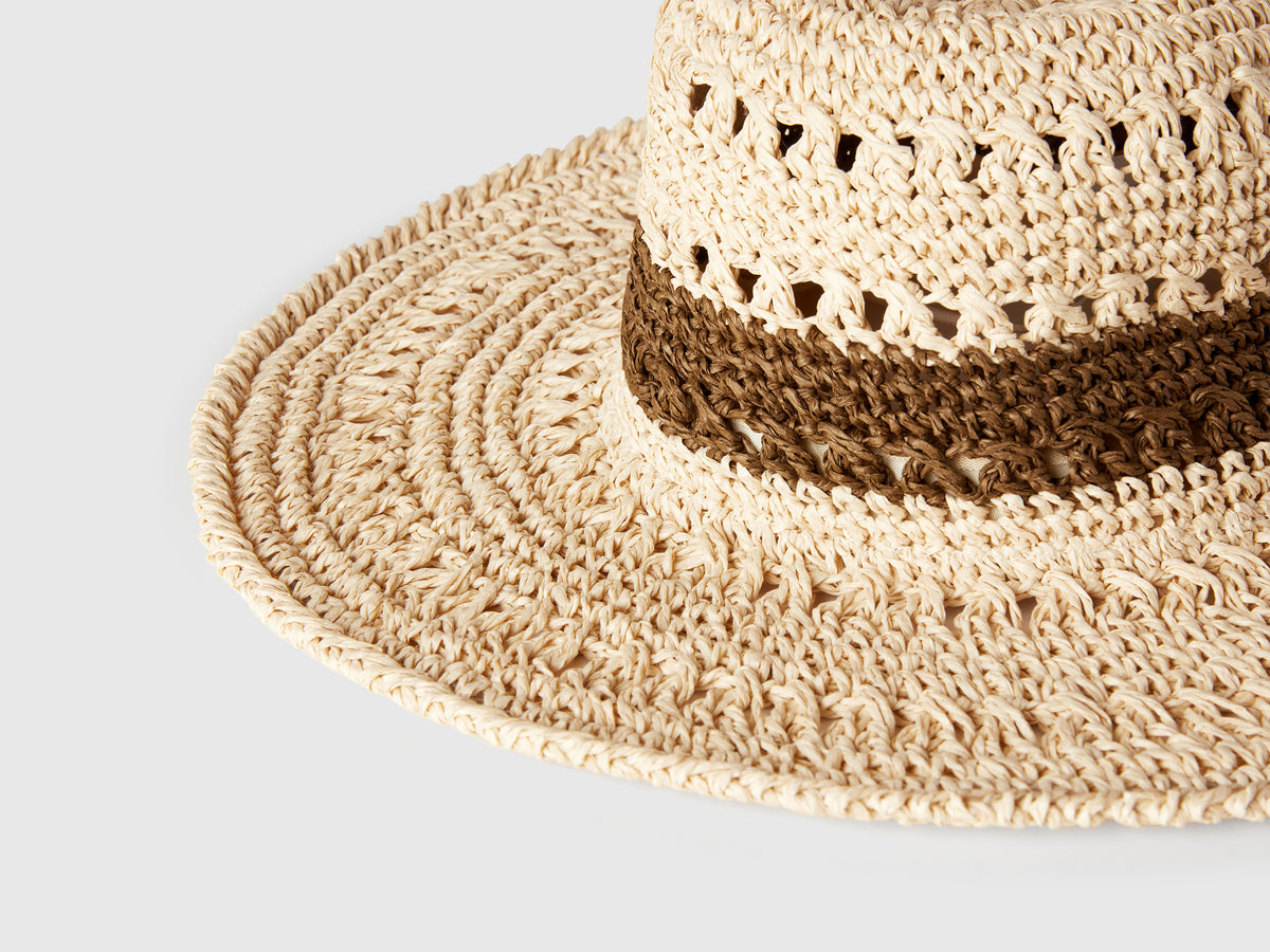 Cappello stile pescatore effetto paglia