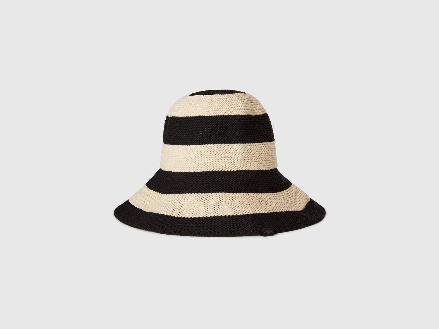 Striped hat and da donna nero | Benetton Outlet