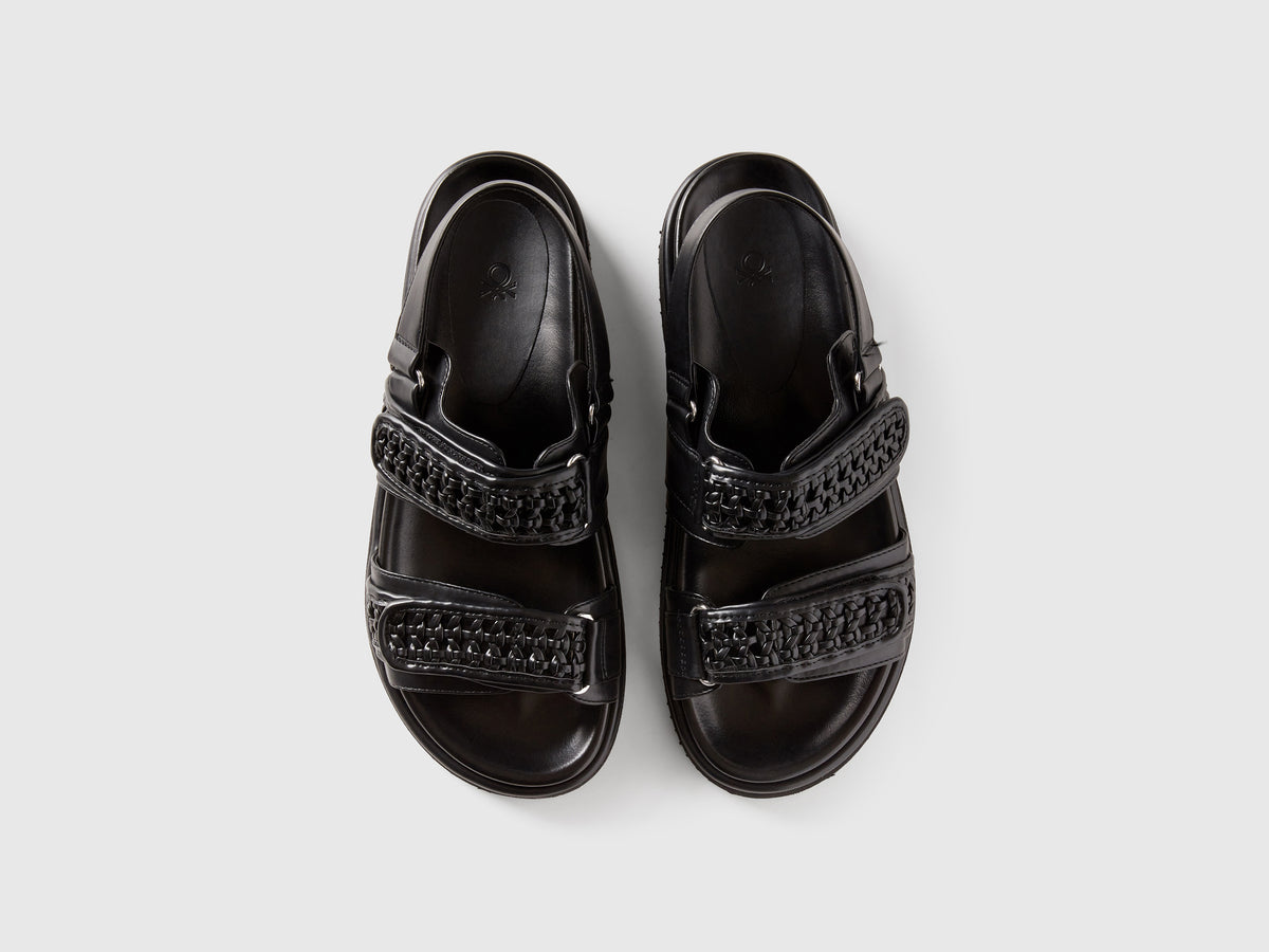 Sandali aperti in tessuto spalmato