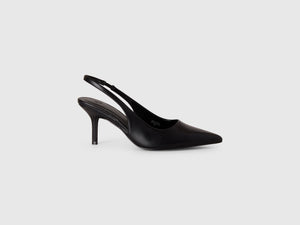 Heeled décolleté