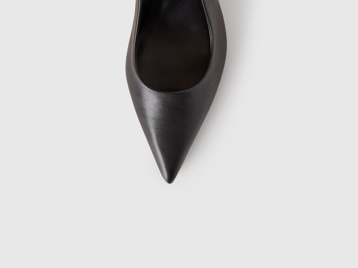 Heeled décolleté